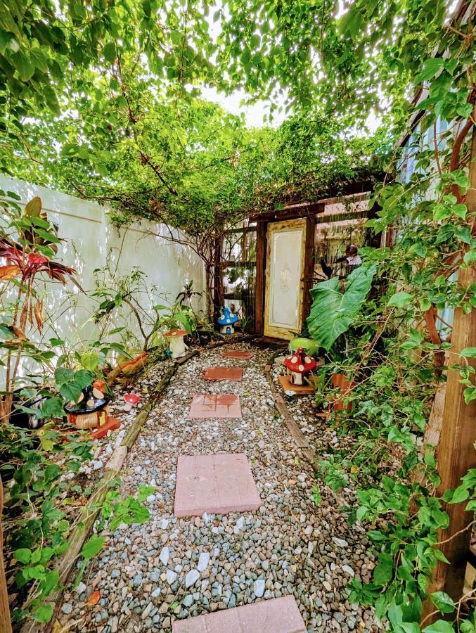 Cozy Af Tiny-House Oasis Villa Tampa Bagian luar foto