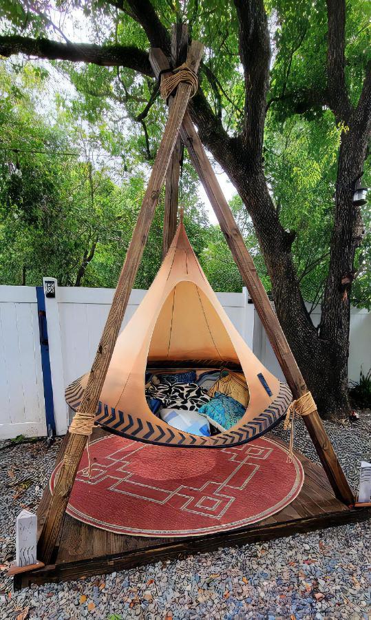 Cozy Af Tiny-House Oasis Villa Tampa Bagian luar foto